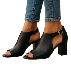 ADRIENNE VITTADINI Ricochet Open Toe Shoes Black Fine Leather Block Heel 9.5